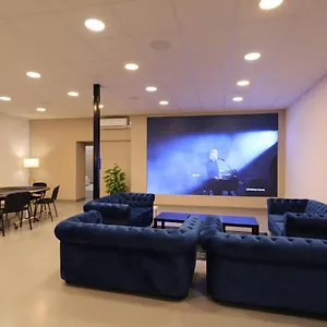 Appart hôtel Loft 250m2 Avec Ecran Led Geant De 10m2, Marseille